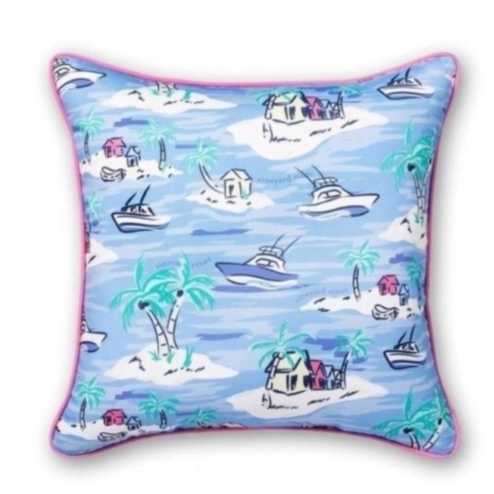 NWT vineyard vines indoor/outdoor pillow 20”x20”